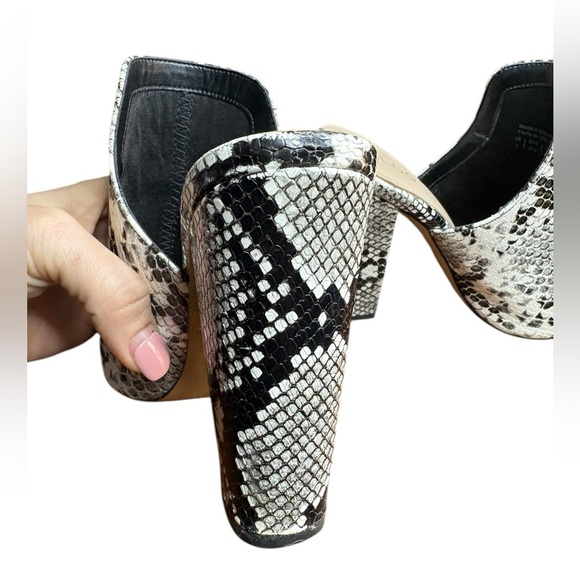 ALDO women’s Etalisien Snakeskin Embossed Block
Heel Mule size 7 - Picture 5 of 9